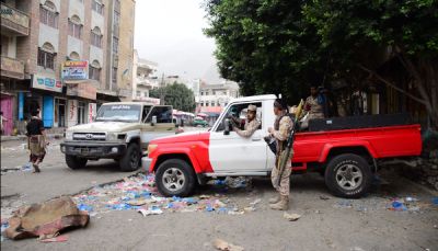 تعز: اللجنة الأمنية تبدي استعدادها لترتيب كافة المعابر في حالة فتحها طرف الانقلابيين 