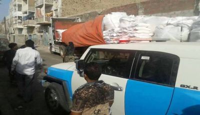 مسؤولون في ميناء عدن يبيعون مواد الإغاثة التركية بعد إشاعة انتهاء صلاحيتها