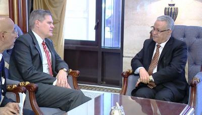محافظ عدن يلتقي السفير الأمريكي لدى اليمن