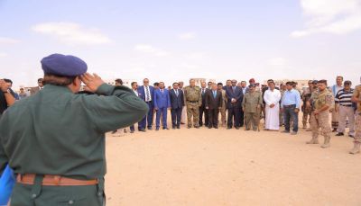 بن دغر: الحفاظ على اليمن وجمهوريته وووحدته يبدأ من بوابته الشرقية "المهرة"