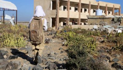 في يومهم العالمي.. المعلمين اليمنيين "بلا رواتب" منذ عام والمدارس مغلقة