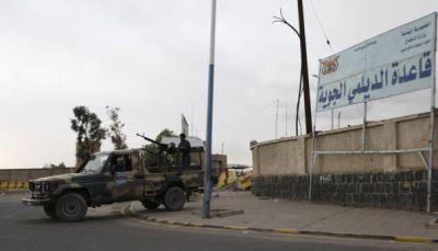 مقاتلات التحالف تعاود قصف مواقع الإنقلابيين في العاصمة صنعاء