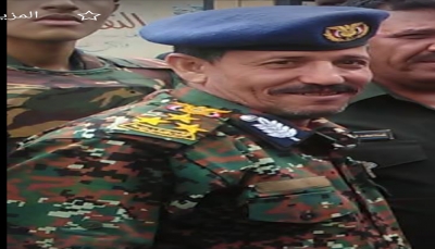 إب: قائد عسكري حوثي يسطو على أرضية مواطن بالقوة ويودع صاحبها بالسجن