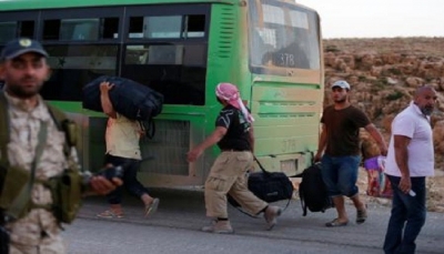 وصول حافلات مقاتلي المعارضة إلى شمال غرب سوريا بعد خروجها من دوما
