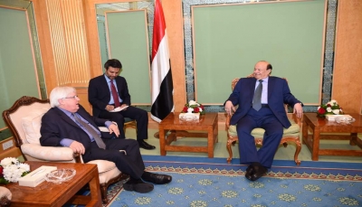 الرئيس هادي يجدد تأكيد موقف الشرعية الثابت نحو السلام المرتكز على المرجعيات الثلاث