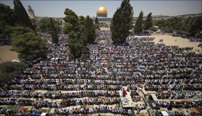 ‎280 ألفا يؤدون صلاة الجمعة الأخيرة من رمضان في الأقصى