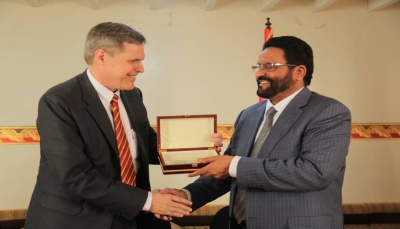 محافظ مأرب "العرادة" يكشف نتائج زيارة السفير الأمريكي في اليمن إلى المحافظة