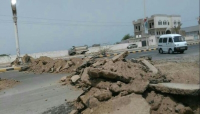 الحديدة: مليشيا الحوثي تغلق الطرق بسواتر ترابية وتشن حملة اختطافات في"زبيد"