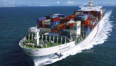 التحالف العربي يعلن إصلاح سفينة الشحن التركية ووصولها ميناء "الصليف"