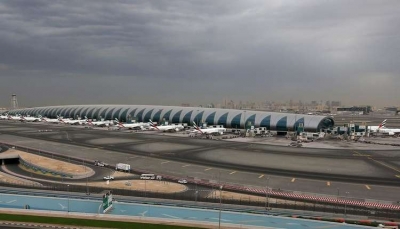 الحوثيون يقولون إنهم شنوا هجوم جوي على مطار دبي الدولي