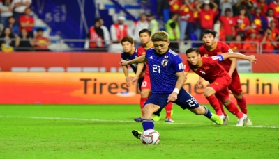 اليابان أول المتأهلين إلى نصف النهائي بركلة جزاء في شباك الفلبين