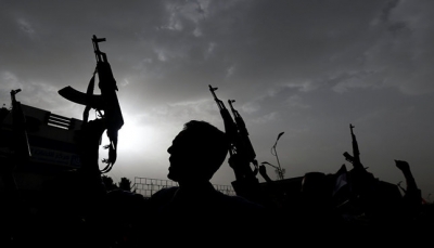 اندلاع مواجهات مسلحة بين محافظ الجوف التابع للحوثيين ومسلحين من الجماعة