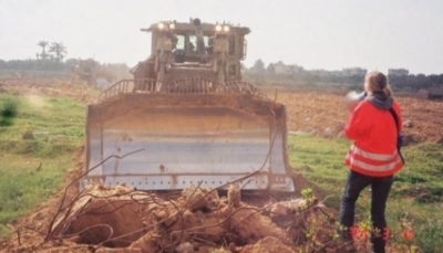 من هي الناشطة الأمريكية "راشيل كوري" التي قتلتها جرافة الاحتلال الإسرائيلي؟