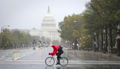 واشنطن: الأمطار تقطع الطرق وتغمر طابقا سفليا بالبيت الأبيض وتقطع التيار الكهربائي