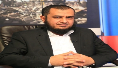 وزير يمني يحذر من خطورة إعادة هيكلة ألوية الساحل الغربي خارج وزارة الدفاع