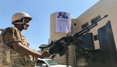 وزير بالحكومة الشرعية مهدداً: سنعود إلى عدن "قريباً" بالسلم او بالقوة