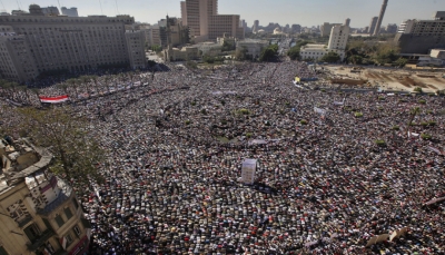 مصر: السيسي يحشد أنصاره والمعارضة تدعو للانتفاضة، والجيش يراقب