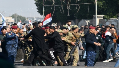 عقب تهديدات الإنتقام.. متظاهرو العراق يهتفون "لا للاحتلالين الأميركي والإيراني"