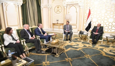 دبلوماسي بريطاني يلتقي الرئيس هادي ويأمل تجاوز التحديات لتنفيذ اتفاق الرياض