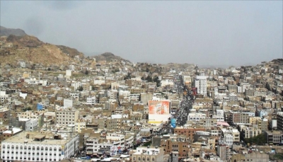 الحوثيون يحتجزون المسافرين ويغلقون الطرق المؤدية إلى تعز