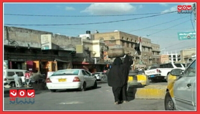 الأمهات في اليمن بيوم عيدهن.. كفاح من أجل العيش وحزن على أبنائهن الذين قضوا بالحرب (تقرير خاص)