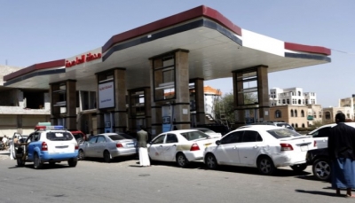اليمن.. الحوثيون يفرضون زيادة سعرية على أسعار البنزين رغم تدفق سفن الوقود