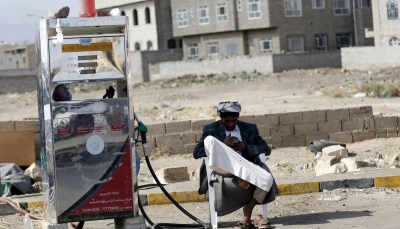 "5سفن بأقل من شهر".. الحوثيون يعلنون وصول سفن المشتقات النفطية لكن "الأزمة مستمرة"