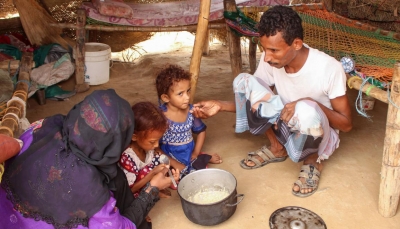 برنامج أممي: العنف والتدهور الاقتصادي دفع ملايين اليمنيين إلى حافة المجاعة