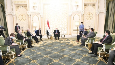 الرئيس هادي يلتقي المبعوث الأمريكي الخاص إلى اليمن