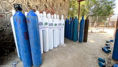 الصحة العالمية توزع 700 أسطوانة أكسجين على المرافق الصحية في اليمن