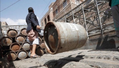 صنعاء.. الحوثيون يخصصون توزيع الغاز المنزلي على المشاركين في احتفالاتهم