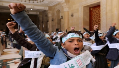 حكومة اليمن تستنكر التخاذل الدولي إزاء جريمة تجنيد مليشيا الحوثي للأطفال