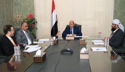 الرئاسي اليمني يكلف الخارجية والتخطيط بإعداد برنامج مزمن لاستيعاب المساعدات الاقتصادية الخليجية