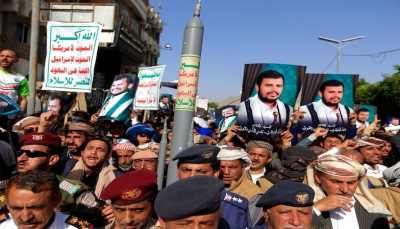 قيادي حوثي يتوقع تمردًا عسكريًا على زعيم المليشيا عبدالملك الحوثي