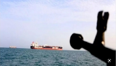 مسؤول يمني يحذر من تحركات حوثية مرتبطة بأجندة إيران في البحر الأحمر لاستهداف الملاحة الدولية