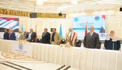 الحوثيون يواصلون التصعيد ضد مؤتمر صنعاء ويصفون مواقفهم بـ"المشبوهة"